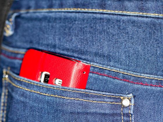 Израильское исследование: мобильник в кармане ухудшает качество спермы