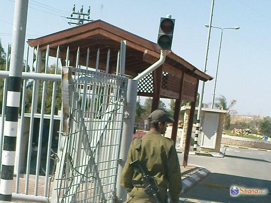 На военной базе около Петах-Тиквы задержан голый эритреец