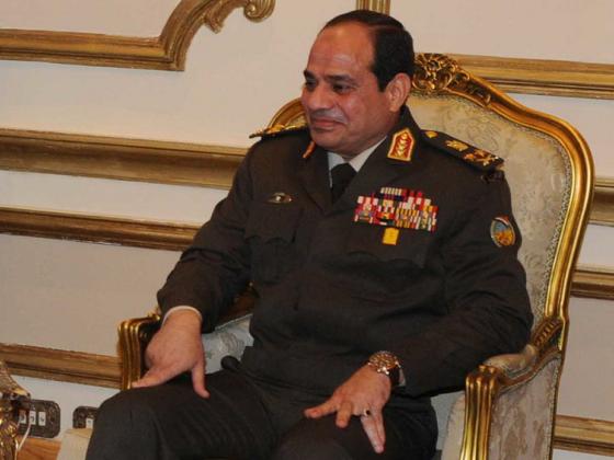 «Поношенный фельдмаршал»: президент Египта выставлен на продажу на сайте eBay