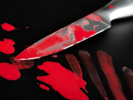 Жителя Бней-Брака обвинили в убийстве матери: женщине было нанесено 14 ножевых ранений