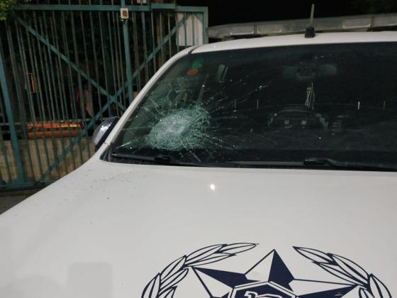 Арабы напали на полицию и сожгли 4 джипа в окрестностях Кармиэля