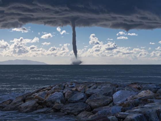 Видео: водяной смерч около побережья Израиля - погода меняется