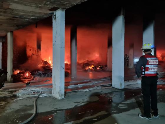 Ночной пожар в Иерусалиме, один из жильцов выпрыгнул из окна