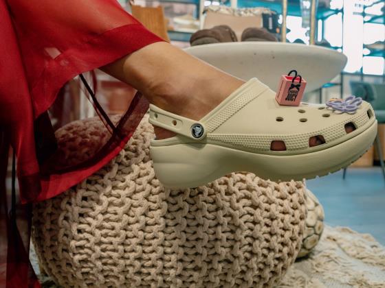 Black Friday в сети WeShoes – скидки на новые коллекции международных брендов обуви и сумок 