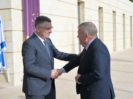 Глава МИД Израиля: ЕС должен высказать позицию по выплатам террористам в ПА