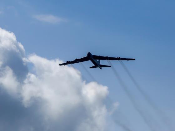 Предупреждение Ирану: Пентагон направил больше бомбардировщиков B-52 на Ближний Восток