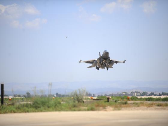ВВС расследуют обстоятельства аварии самолета F-16 возле Мицпе-Рамона