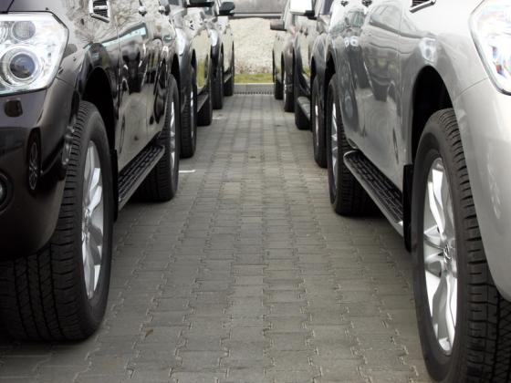 Арабов арестовали за кражу колес на парковке тюрьмы в Хайфе