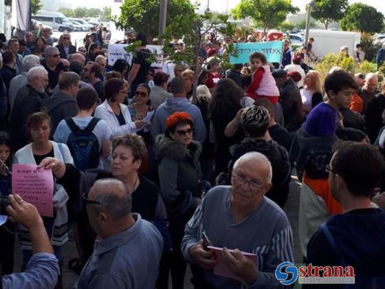 В Ашдоде проходят акции протеста против закрытия магазинов по субботам