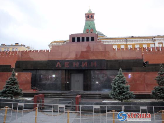 Путин сравнил Ленина в мавзолее с мощами святых