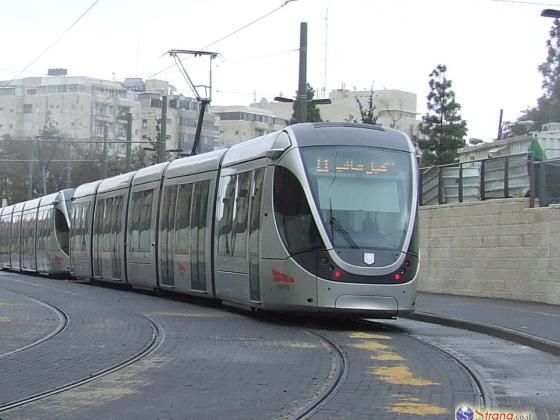 Мэр Баркат рекомендовал скрывать случаи атак на иерусалимский трамвай