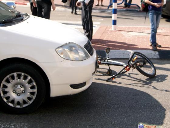 В Холоне под колесами автобуса скончался 13-летний велосипедист