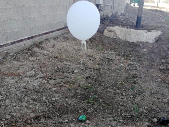 В Эшколе взорвались две  «бомбы», доставленных из сектора Газы воздушными шарами