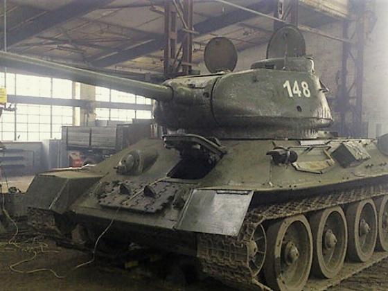 Российские военные откопали у границы Израиля танк Т-34