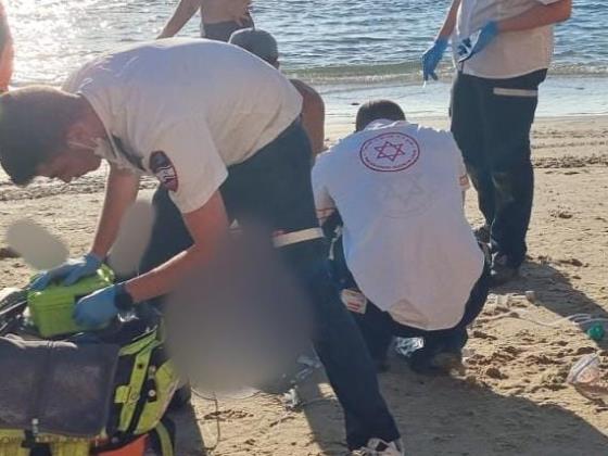 На пляже в Бат-Яме из воды вытащили мужчину в бессознательном состоянии