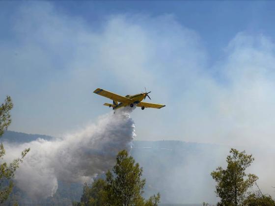 Пожар в районе Латруна: с огнем борются 14 расчетов и шесть самолетов пожарной службы 