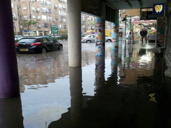 Наводнением затопило квартиры жителей в Ришон ле-Ционе, Нес-Ционе и Тель-Авиве