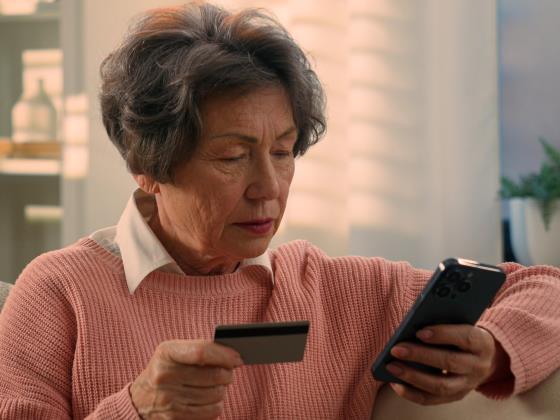 Полиция сообщила об аресте группы мошенников, укравших миллионы у русскоязычных стариков