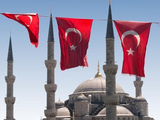 Турция закрывает российско-сирийский авиамост