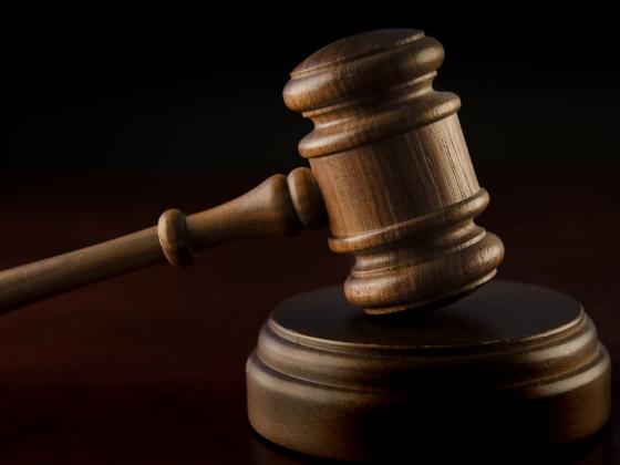 Суд: убийца может использовать страховку жертвы для оплаты адвоката