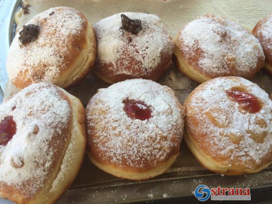 Медики спасли юношу, который едва не погиб из-за ханукального пончика