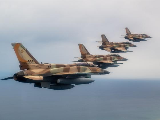 Марш с флагами: ВВС Израиля расширили банк целей в секторе Газа
