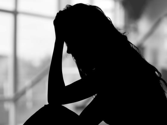 Адвокат обвинен в  серии изнасилований девушек-военнослужащих на рабочем месте