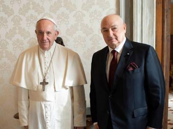 Вячеслав Моше Кантор наградил Папу Франциска за приверженность братству иудеев и христиан