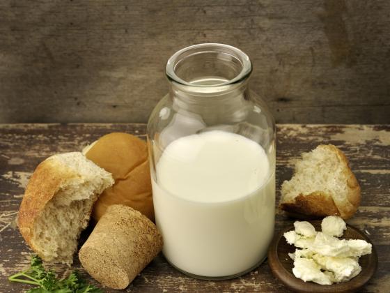 Риск перелома увеличивается на 9% с каждым  стаканом молока