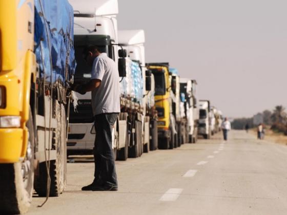 Водители грузовиков прервали поставки товаров в сектор Газы