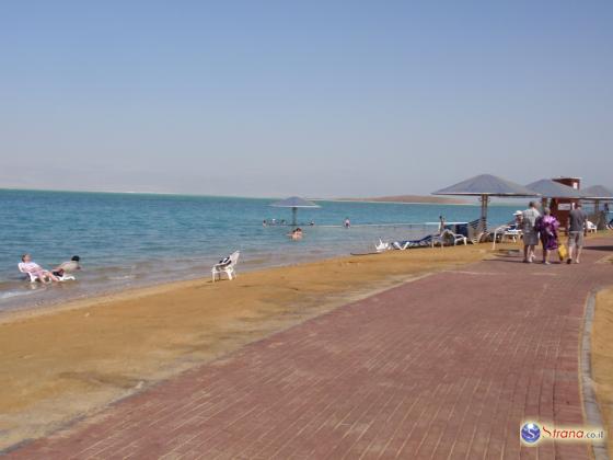 Иностранный турист погиб, купаясь в Мертвом море