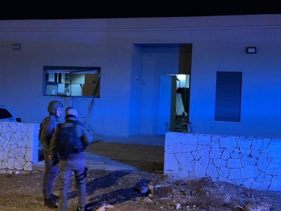 Последствия ракетного обстрела в А-Шароне: погиб иностранный рабочий