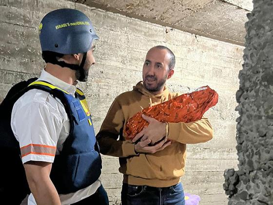 Бригада МАДА приняла роды в Тель-Авиве и убежала с младенцем в бомбоубежище