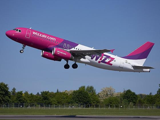 «Он плакал и кричал»: авиакомпания WizzAir в Тель-Авиве сняла с рейса украинского ветерана с протезом
