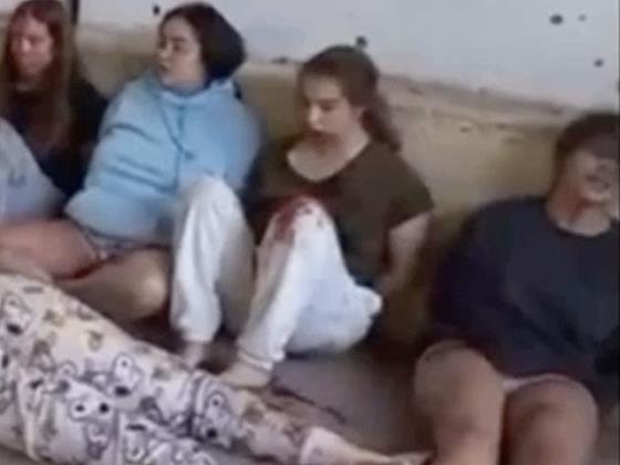 Опубликованы видеозаписи захвата 7 октября девушек-наблюдательниц террористами 