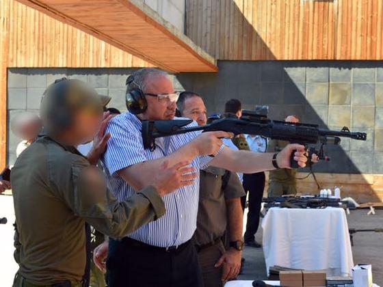 Фоторепортаж: Либерман на тренировочной базе антитеррористического подразделения ЯМАМ