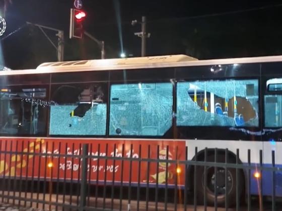 Арабские беспорядки в Яффо: толпа хулиганов разгромила автобус