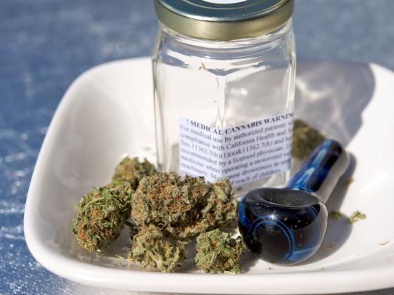 Израильские ученые: медицинская марихуана помогает при хронических болях лучше гомеопатии