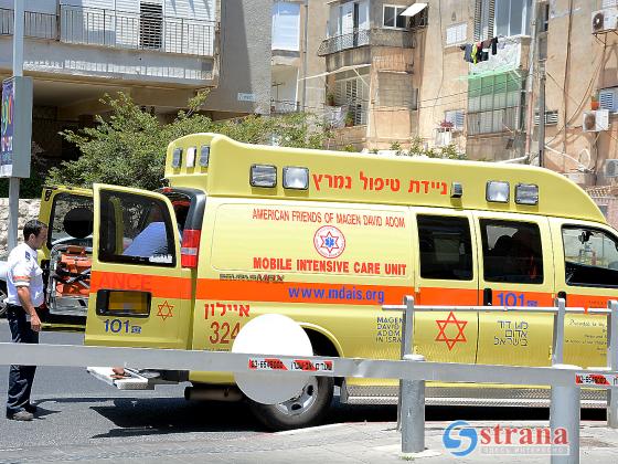 Бейтар-Илит: полуторагодовалая девочка выпала со второго этажа к соседям во двор