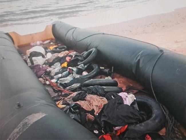 На пляже около Нетании обнаружена резиновая лодка с документами граждан Сомали