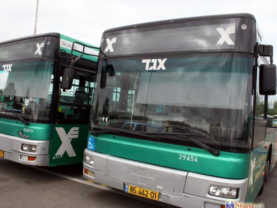 В Иерусалиме ультраортодоксы прокололи колеса автобусам из-з изображений женщин