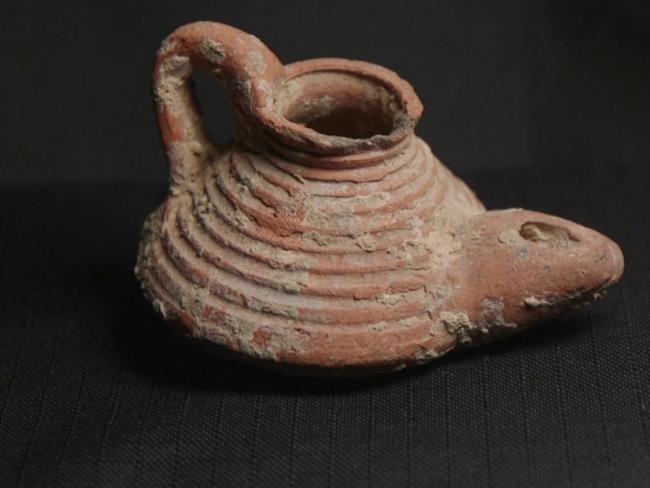 Артиллеристы-резервисты нашли в Западном Негеве византийский светильник