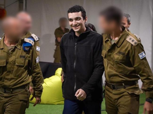 Бывший заложник Идан Александр объявил о возвращении в ЦАХАЛ