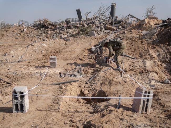 ЦАХАЛ роет землю в поисках заложников — эксгумированы тела в Газе