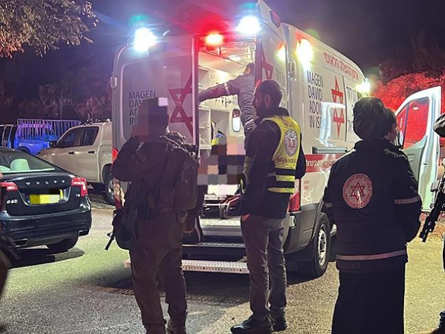 Автомобильный теракт в Самарии, пострадал подросток