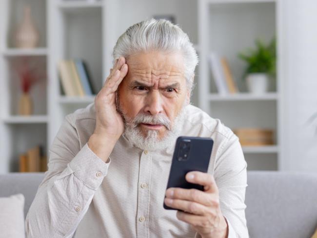 Рассылки с обещаниями легких денег: израильтяне рискуют будущей пенсией