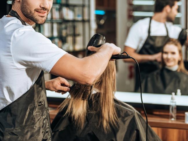 Владелец парикмахерской из Барселоны профинансировал ХАМАС на миллионы шекелей