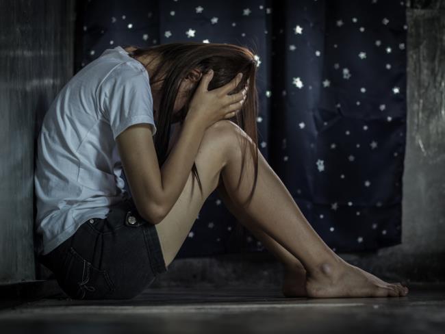 15-летнюю девочку заставили заниматься проституцией, угрожая пытками и убийством