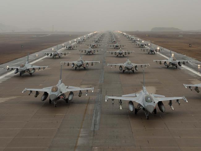  США направляют F-16 в Персидский залив и обеспокоены действиями России в Сирии