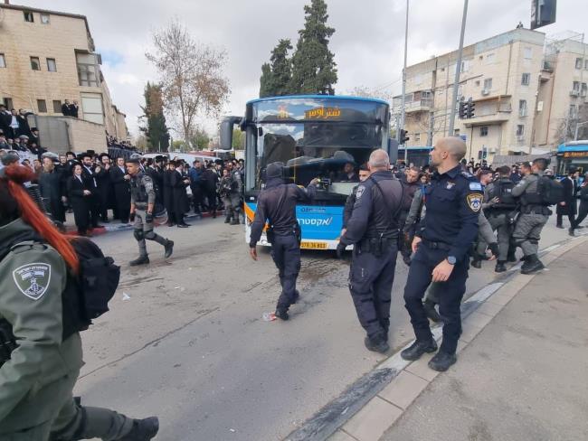 Беспорядки в Иерусалиме на фоне протестов против вскрытия тела 13-летнего мальчика